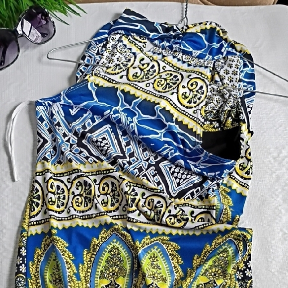 Body Central Blue and Green Paisley Tank Top - Picture 2 of 7